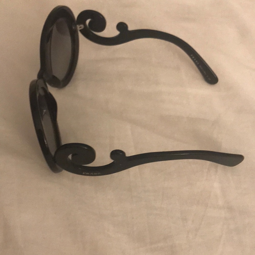 Prada sunglasses - Picture 3 of 4